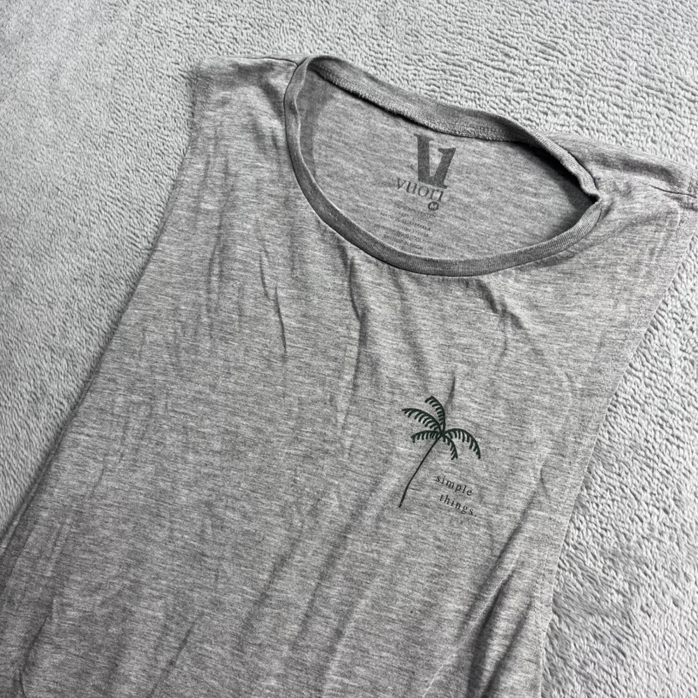Vuori Womens Sunrise Muscle Tank Heather Grey Palm Tree Graphic Top Size M